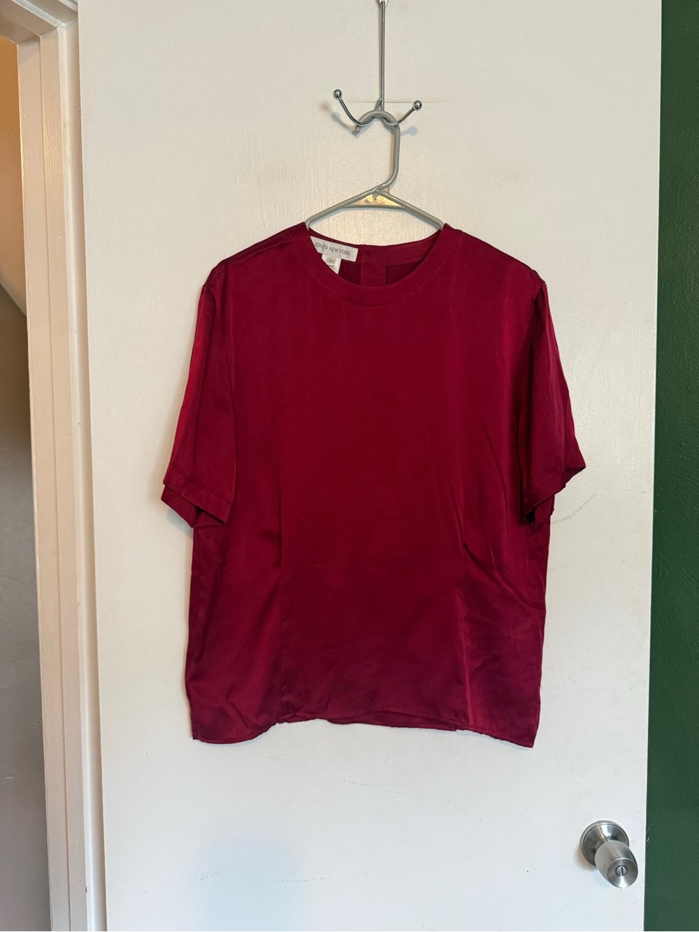 Vintage jones New York dark red silk lightweight shiny short sleeve blouse